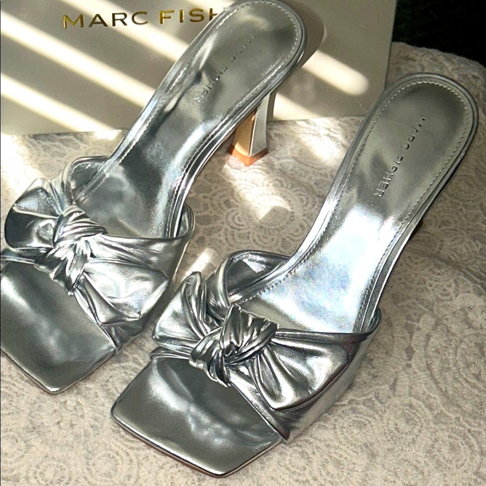 👠Gorgeous Marc Fisher Sandals